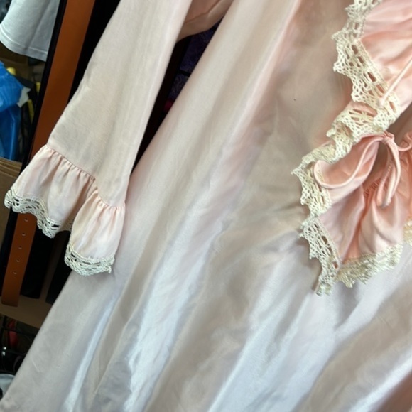 Vintage Character Cuddle skin petite pink ruffle nightgown - Picture 3 of 7